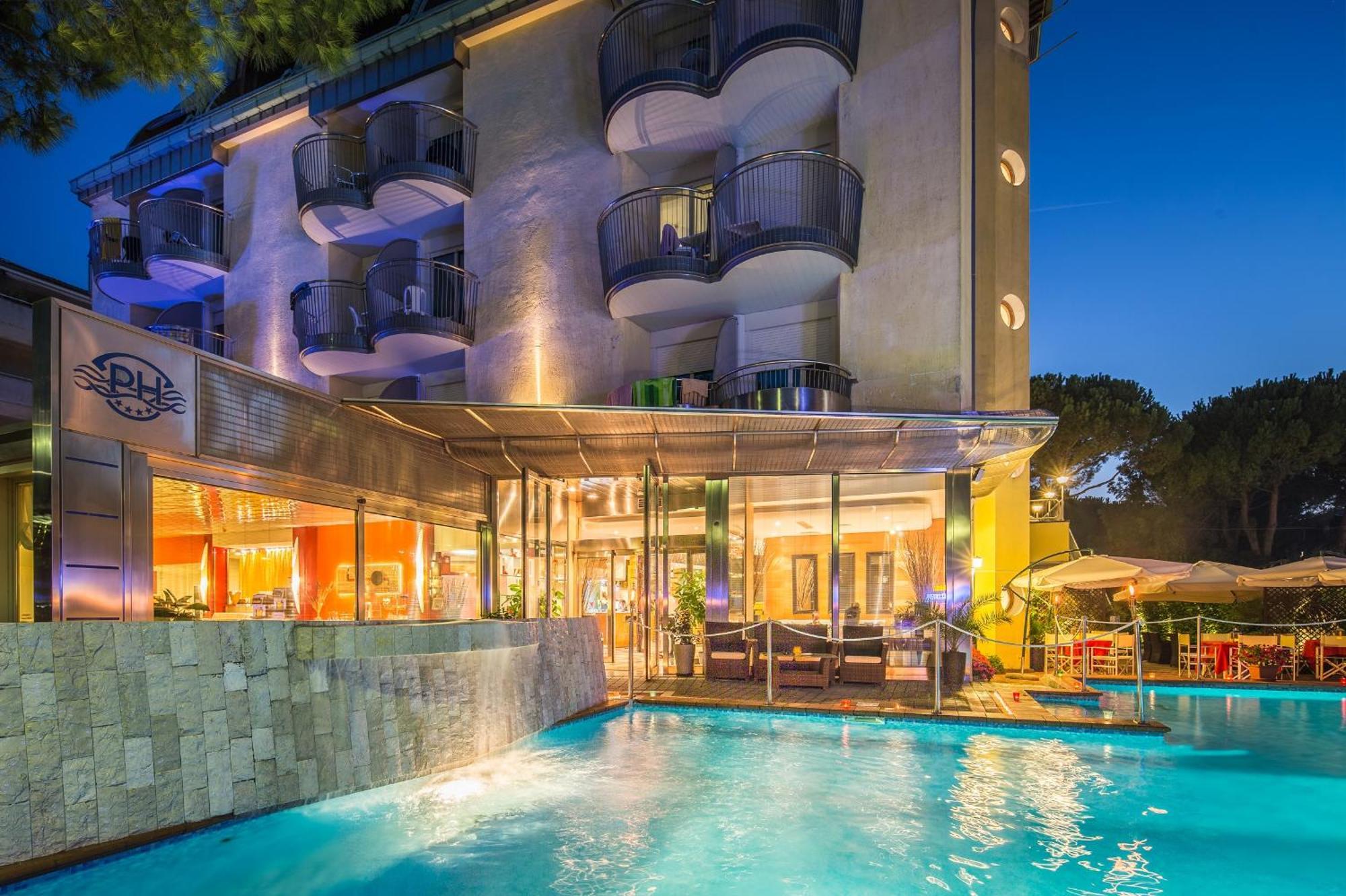 Park Hotel Линяно Сабиадоро Екстериор снимка