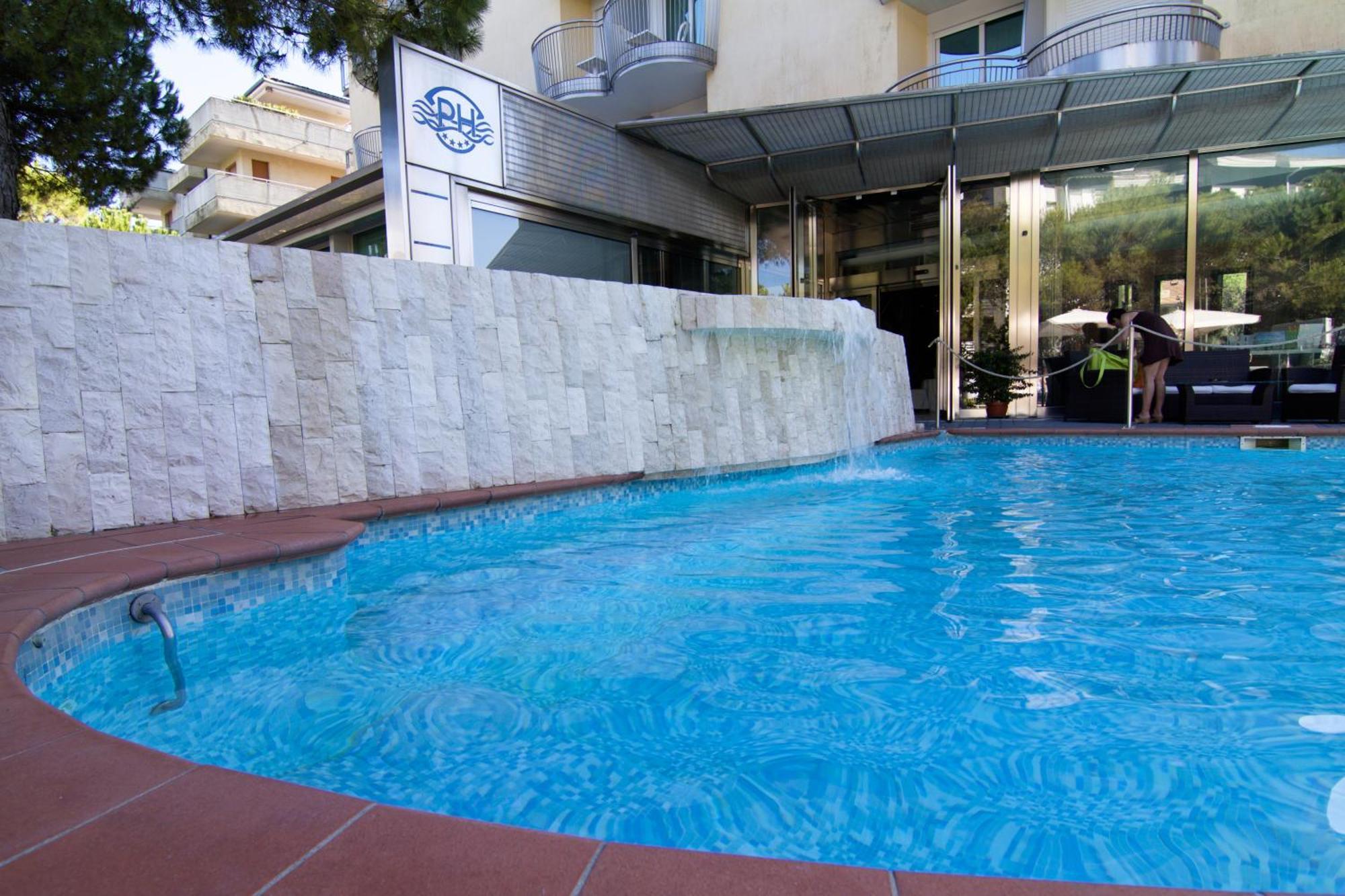 Park Hotel Линяно Сабиадоро Екстериор снимка