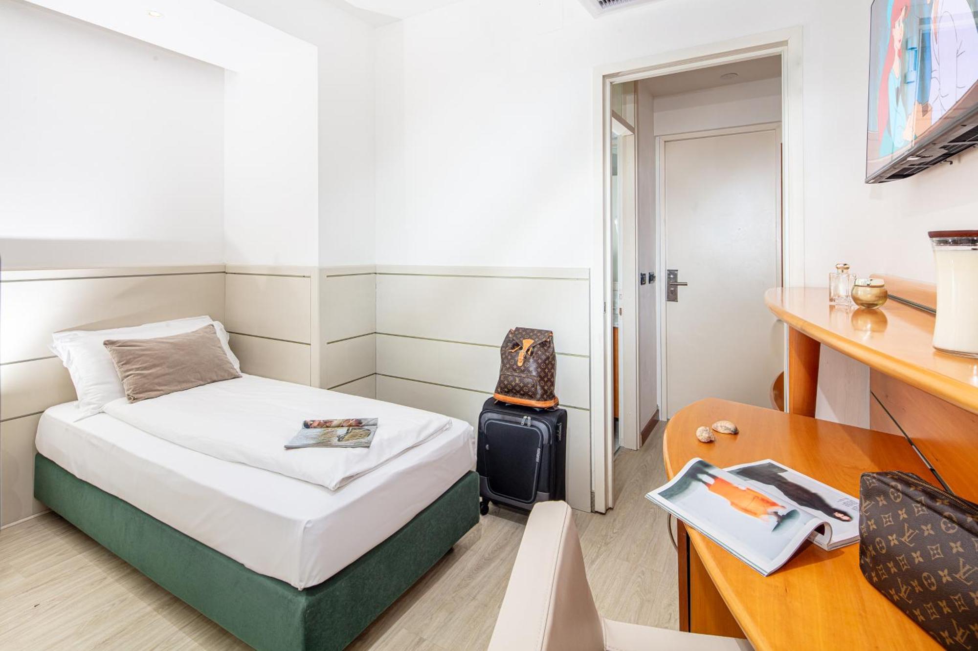 Park Hotel Линяно Сабиадоро Екстериор снимка