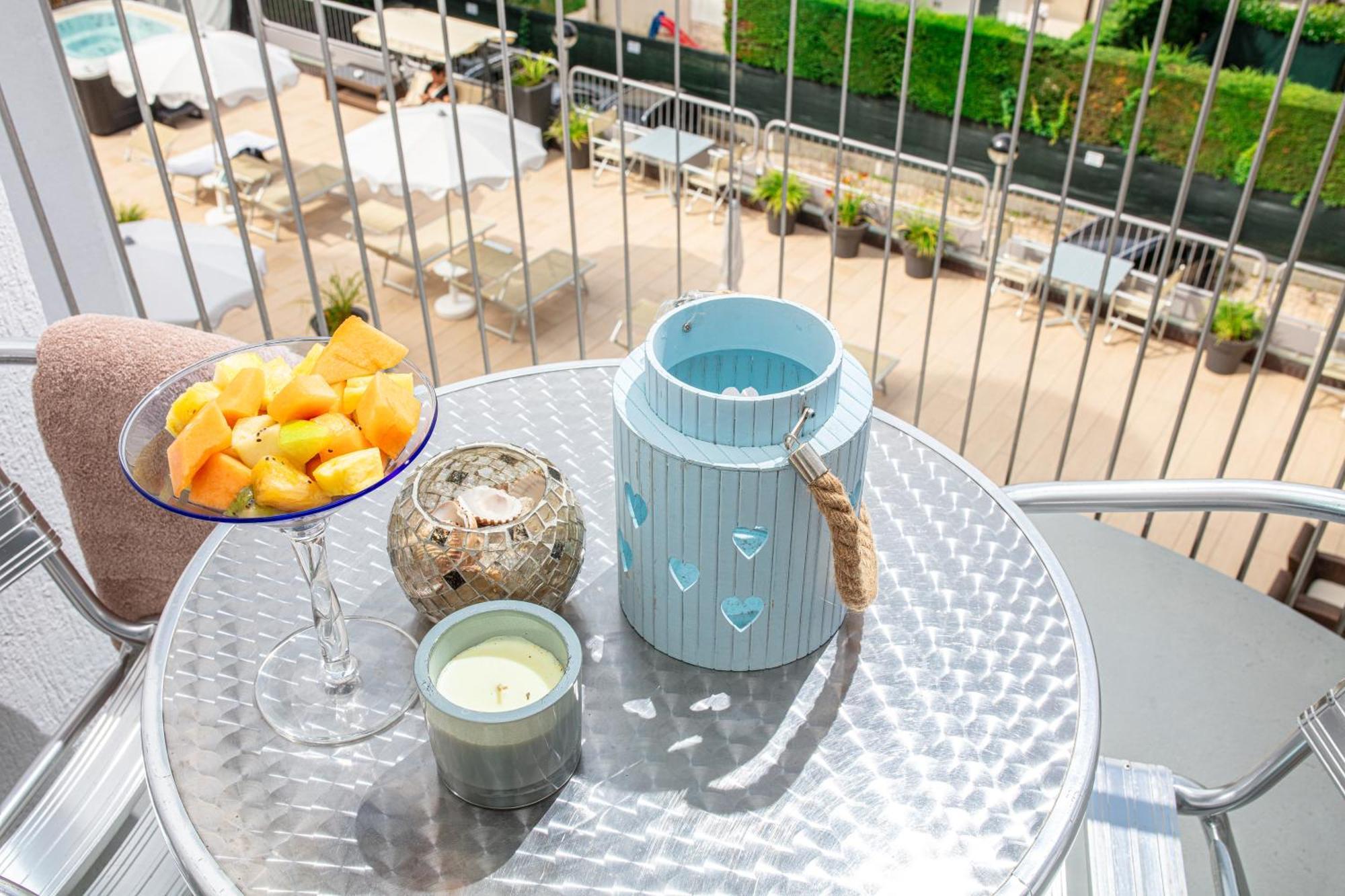Park Hotel Линяно Сабиадоро Екстериор снимка