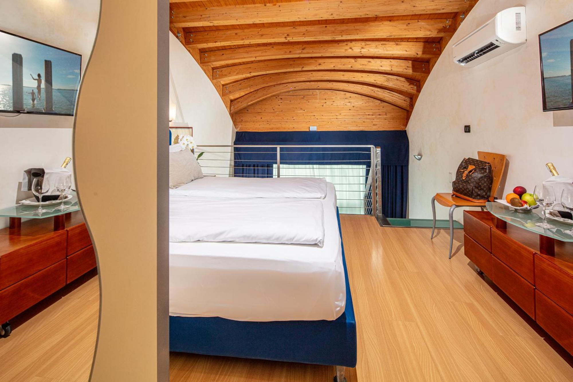 Park Hotel Линяно Сабиадоро Екстериор снимка