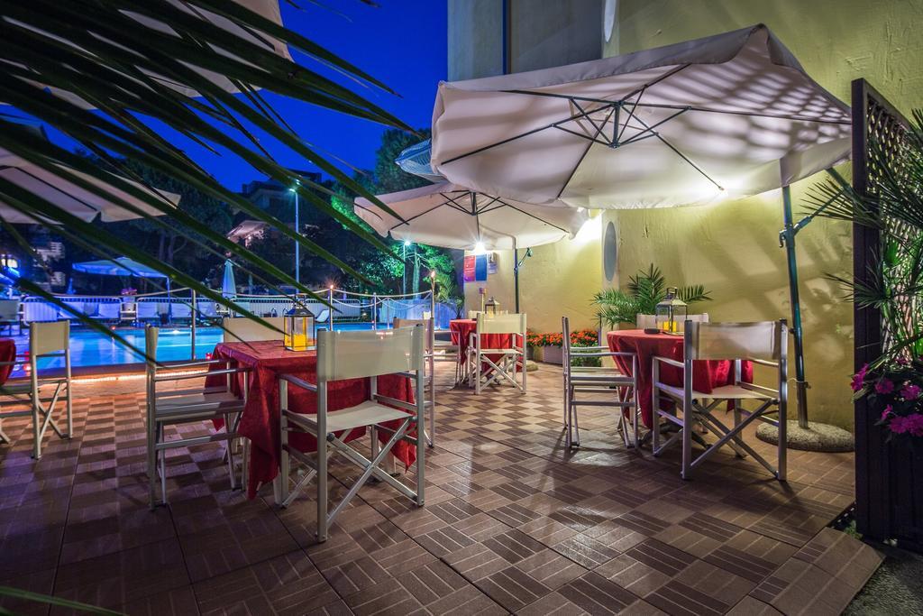 Park Hotel Линяно Сабиадоро Екстериор снимка