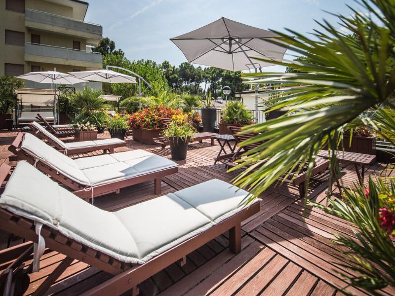 Park Hotel Линяно Сабиадоро Екстериор снимка